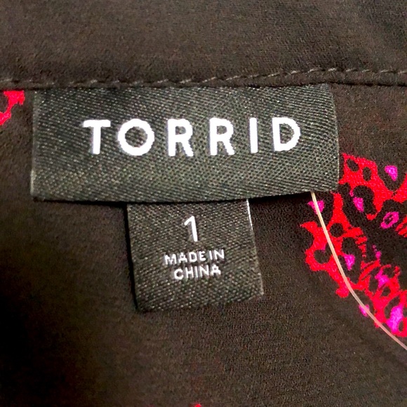 Black and pink TORRID blouse - Picture 4 of 6